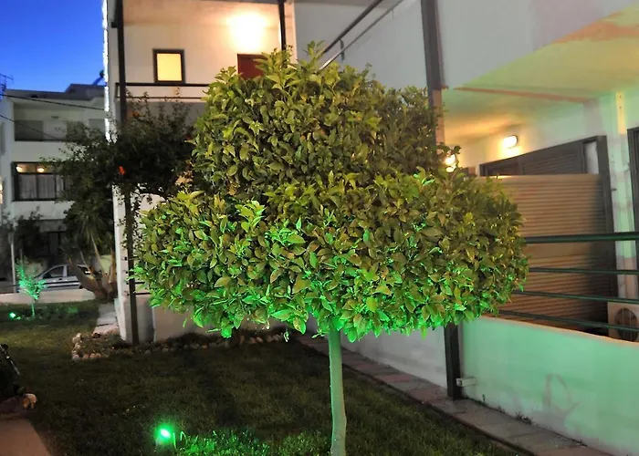 Santa Marina Apartmanhotel 2*