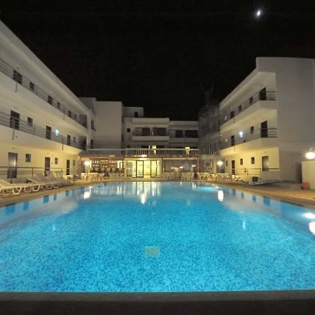 Santa Marina מלון דירות 2*